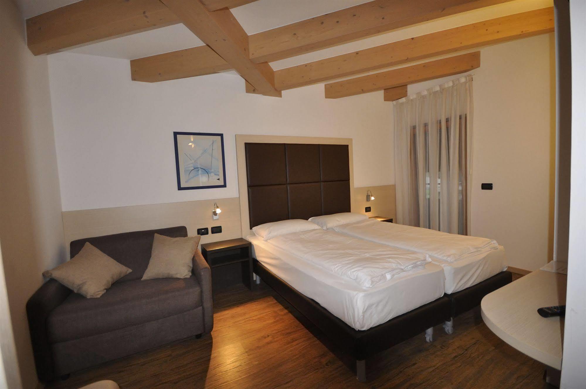Villa Cameras Room And Breakfast Мори Екстериор снимка