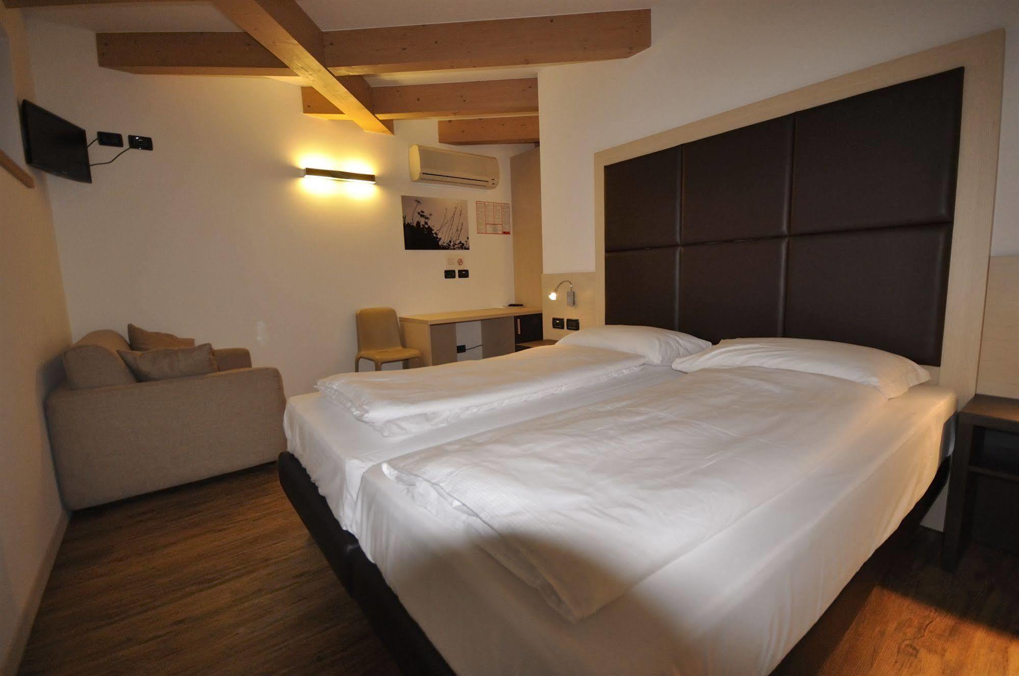 Villa Cameras Room And Breakfast Мори Екстериор снимка
