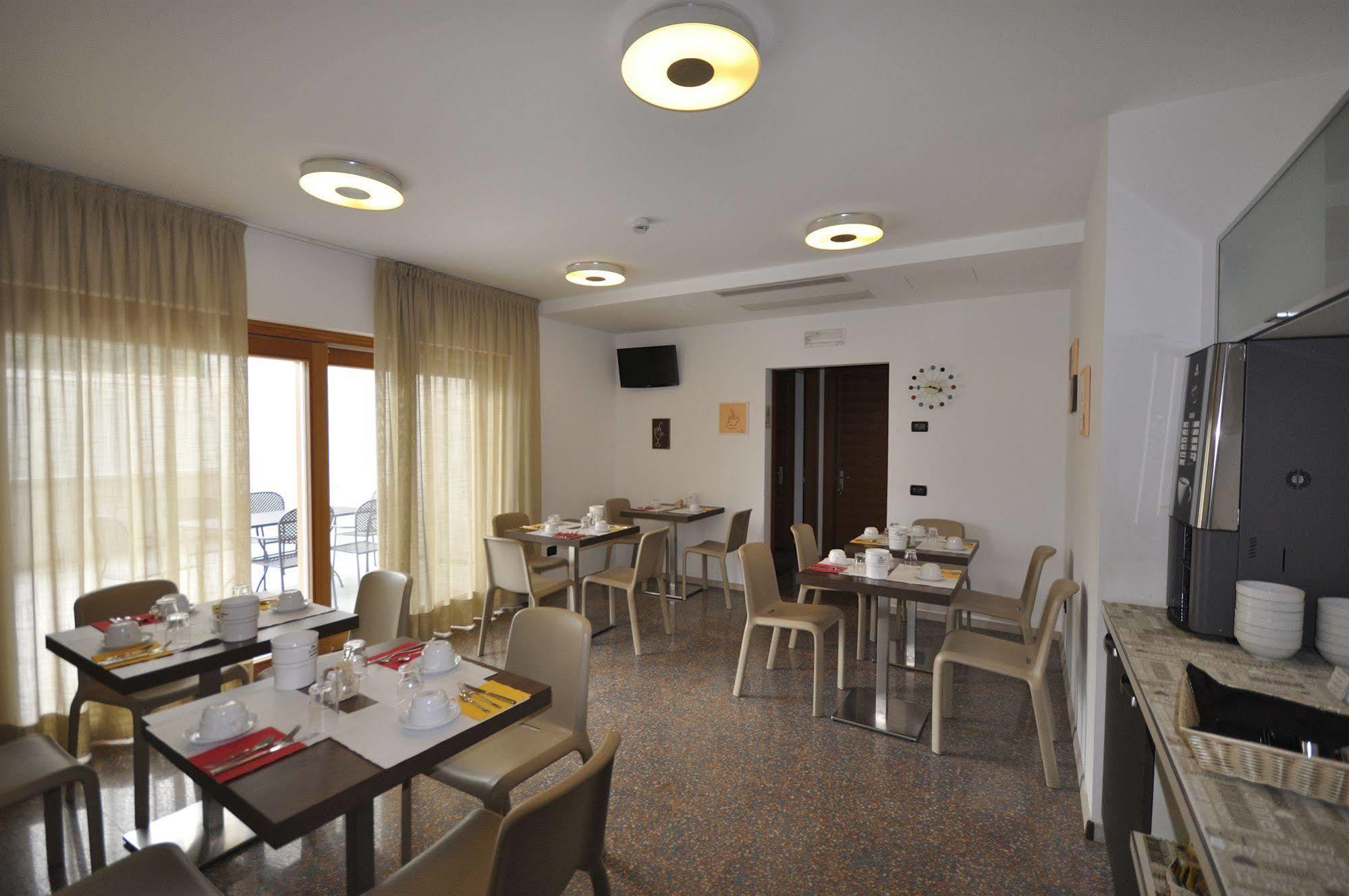 Villa Cameras Room And Breakfast Мори Екстериор снимка